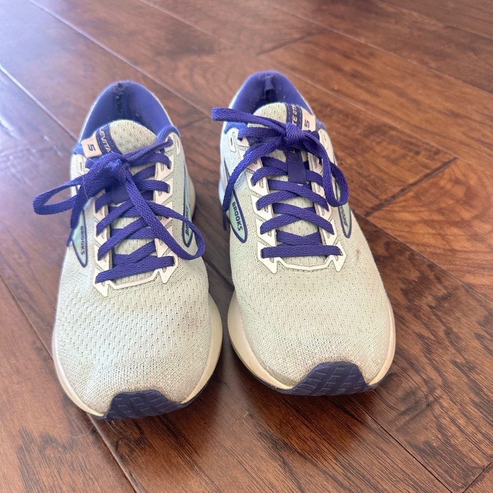 Brooks Running Tennis Shoes